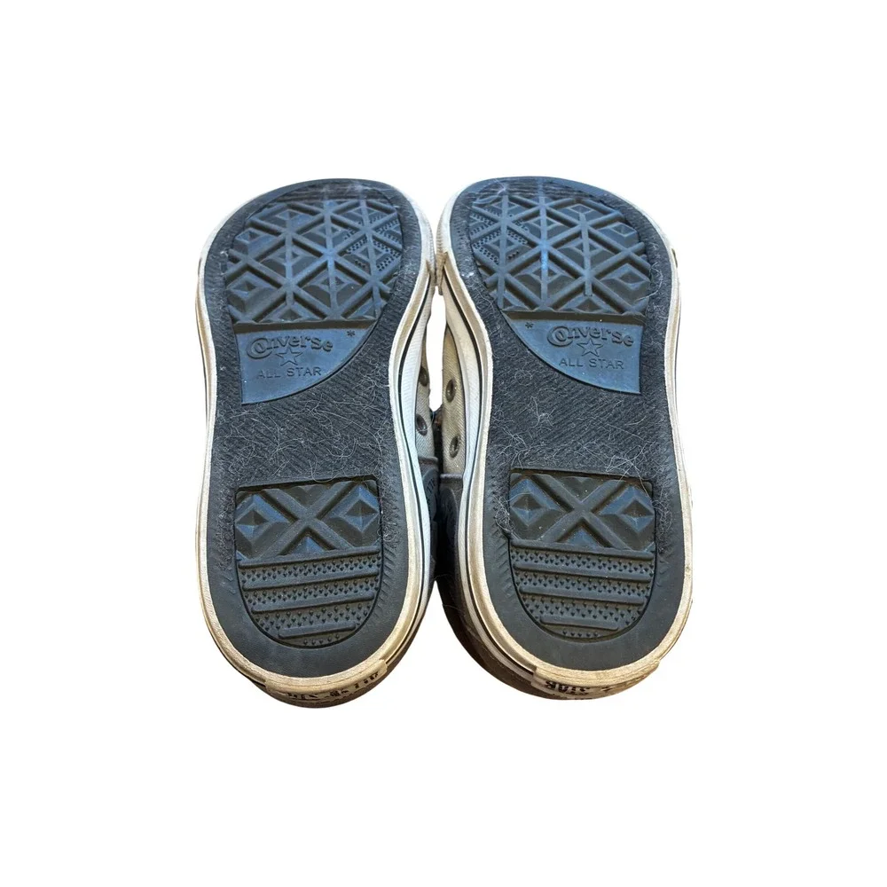Converse Chuck Taylor All Star low-top, kids/junior size US 3 olive/khaki canvas